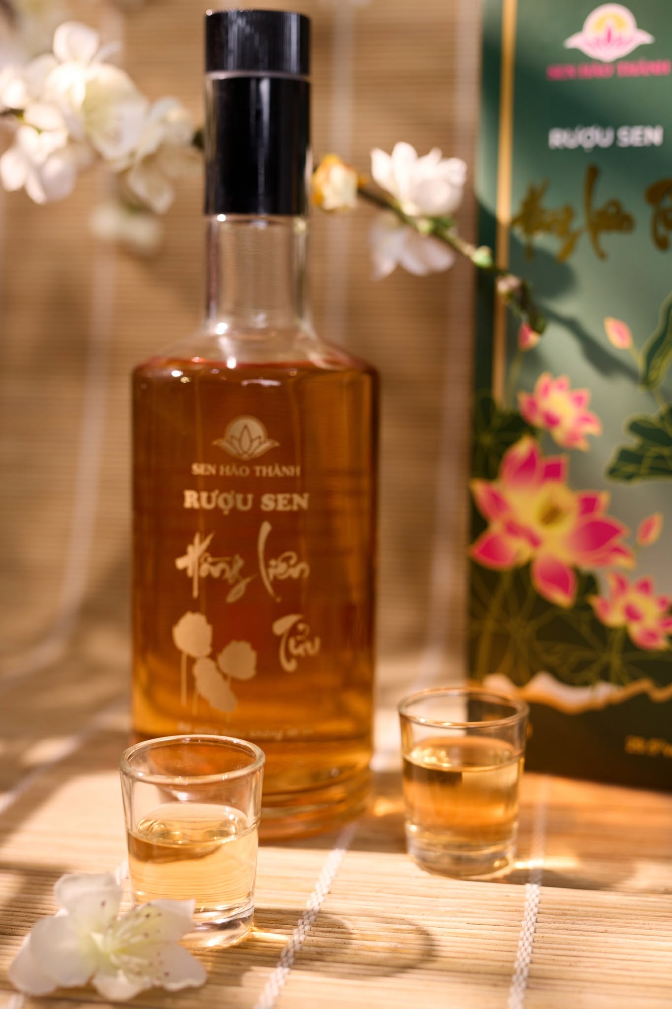 Rượu sen Hồng Liên Tửu