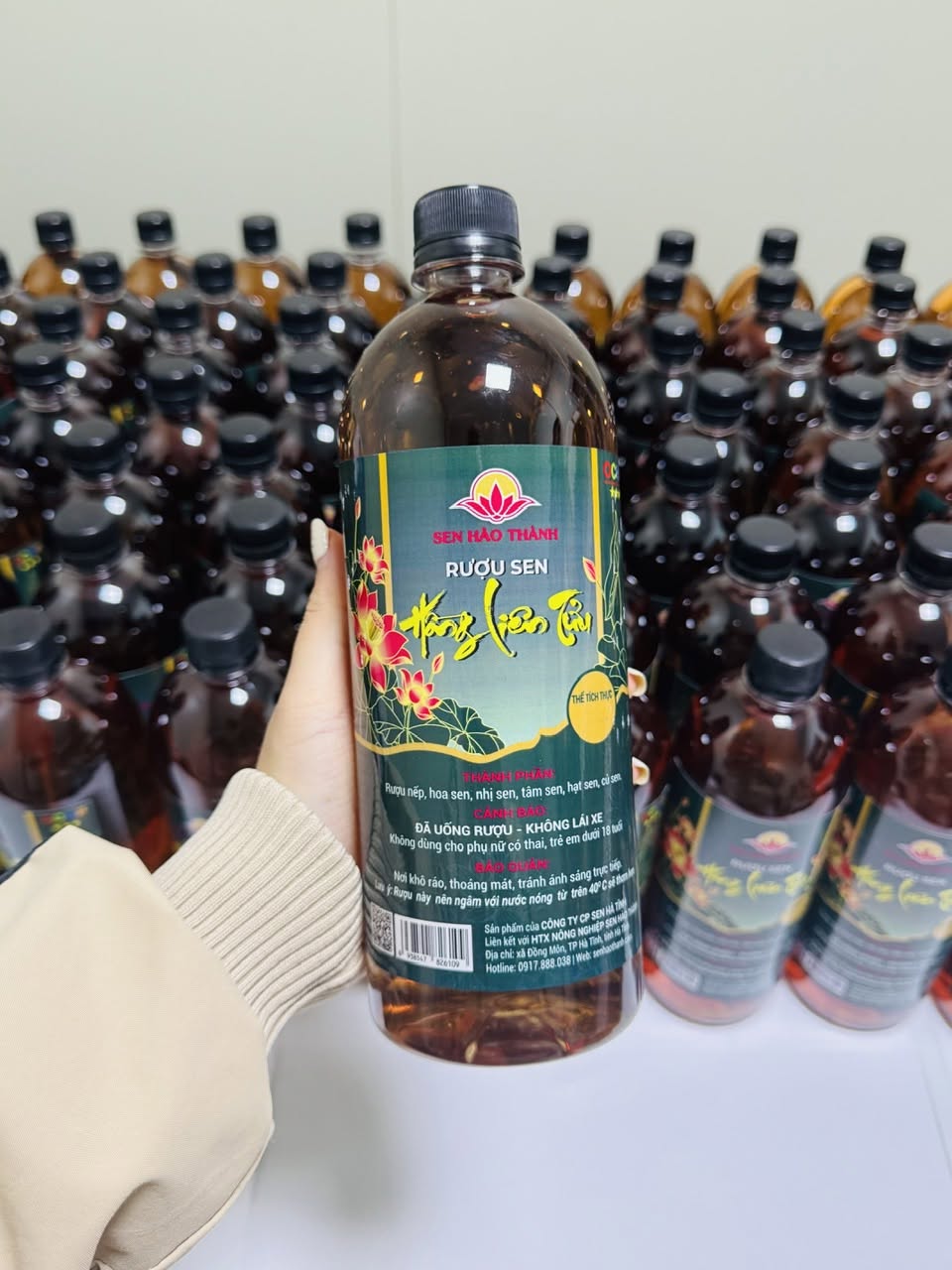 Rượu sen Hồng Liên Tửu